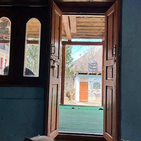 Old Brahma Homestay Kalgha Buitenkant foto