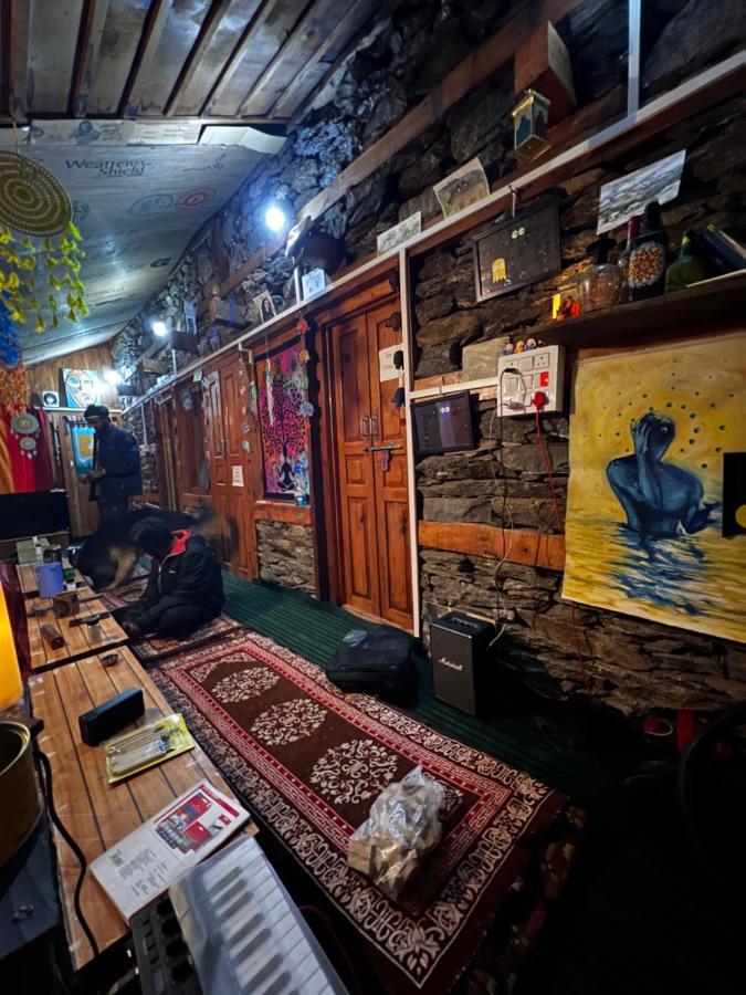 Old Brahma Homestay Kalgha Buitenkant foto