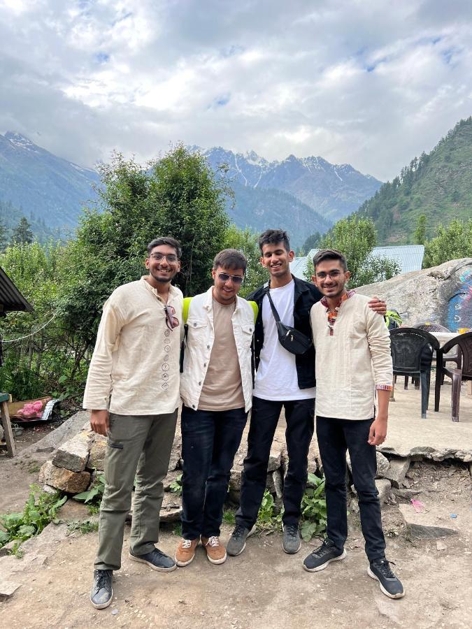 Old Brahma Homestay Kalgha Buitenkant foto