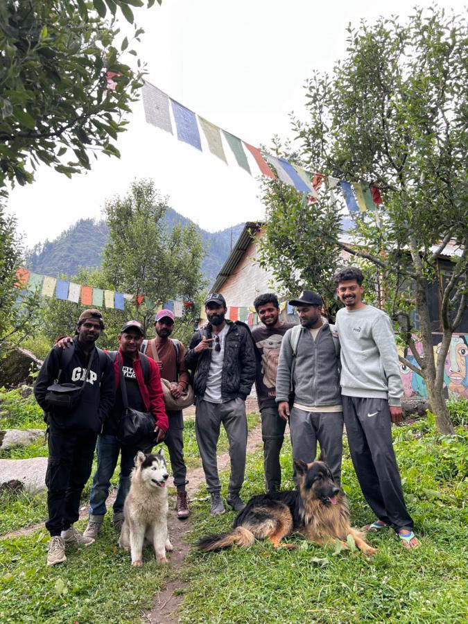 Old Brahma Homestay Kalgha Buitenkant foto