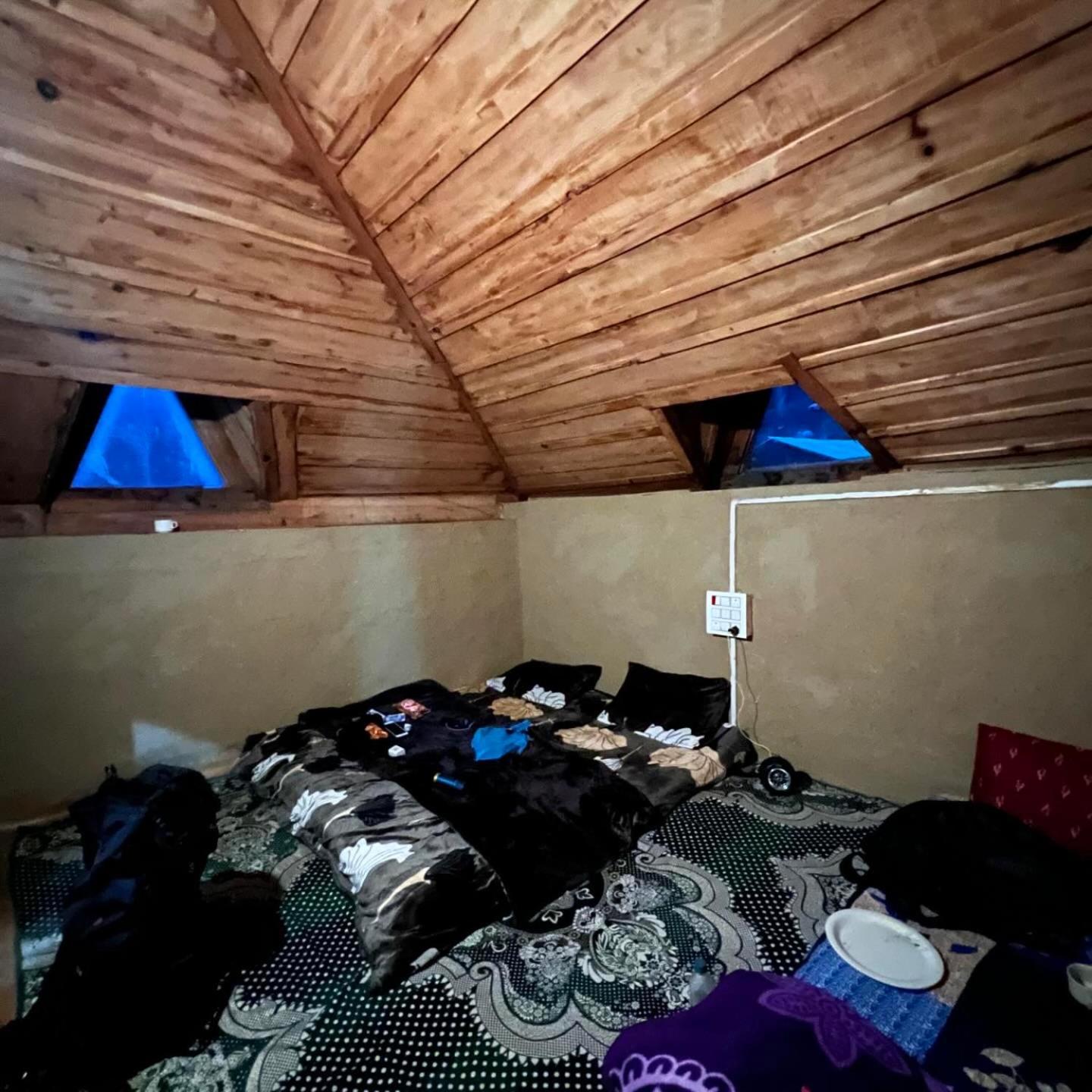 Old Brahma Homestay Kalgha Buitenkant foto