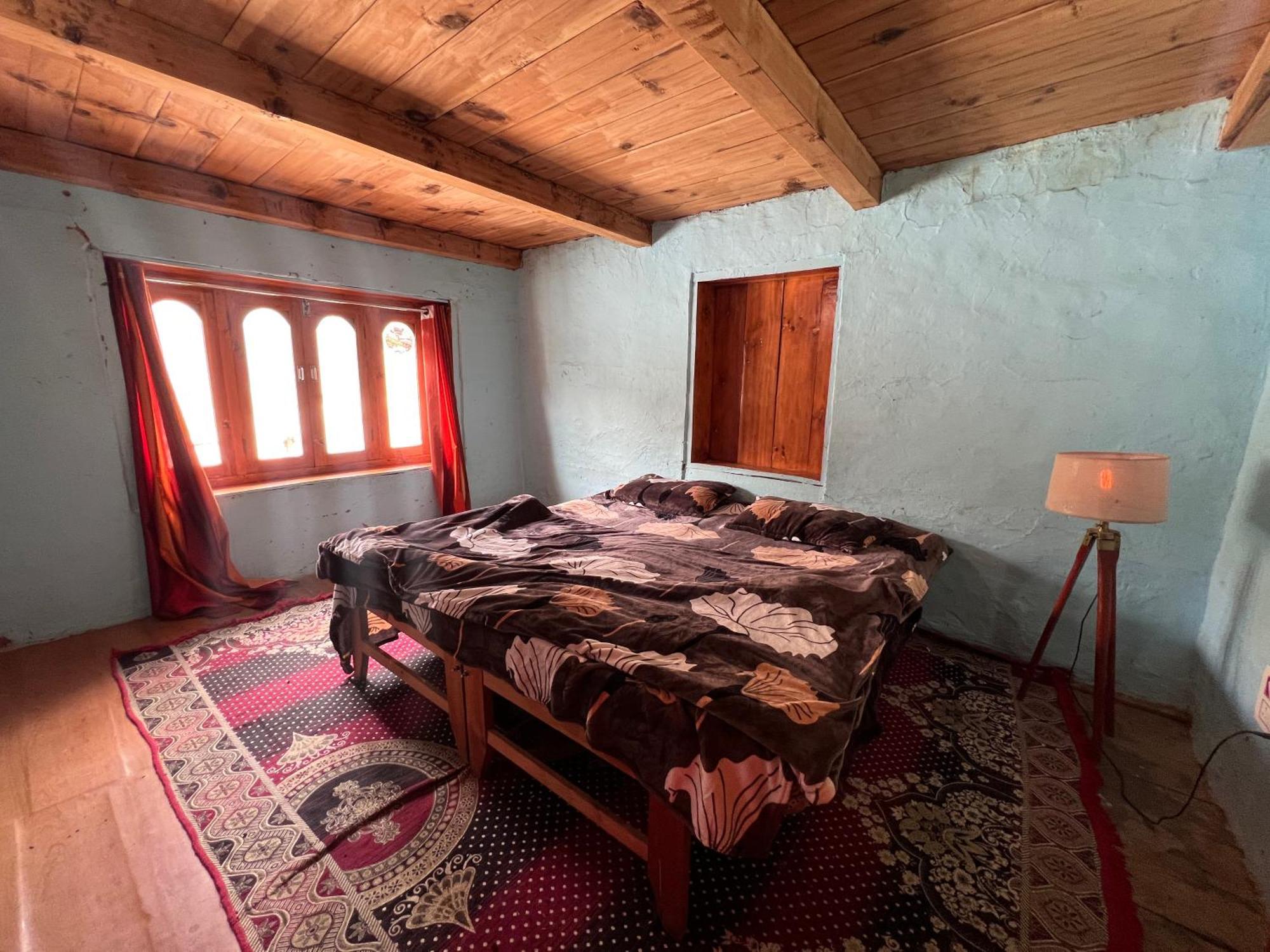 Old Brahma Homestay Kalgha Buitenkant foto