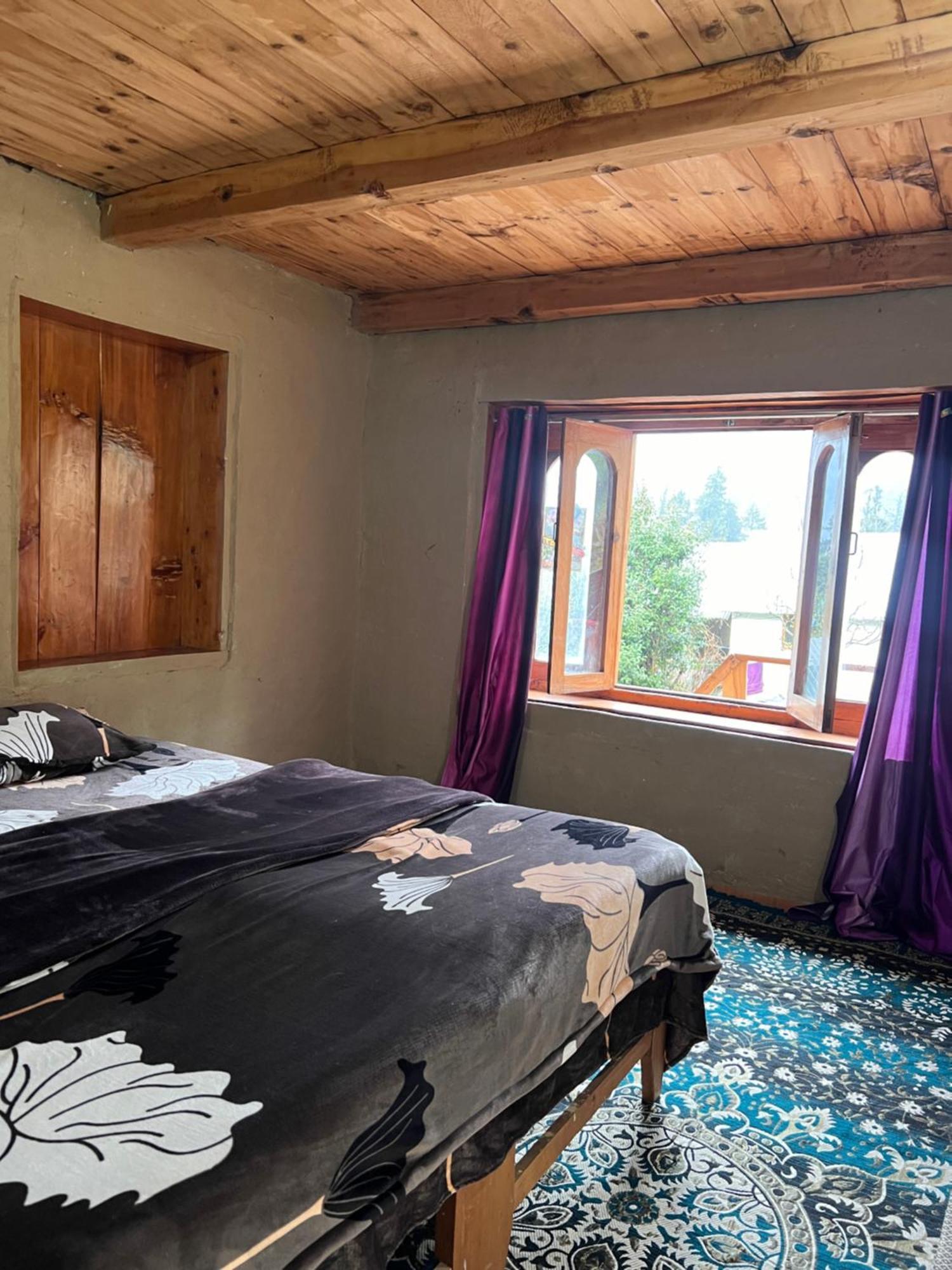 Old Brahma Homestay Kalgha Buitenkant foto