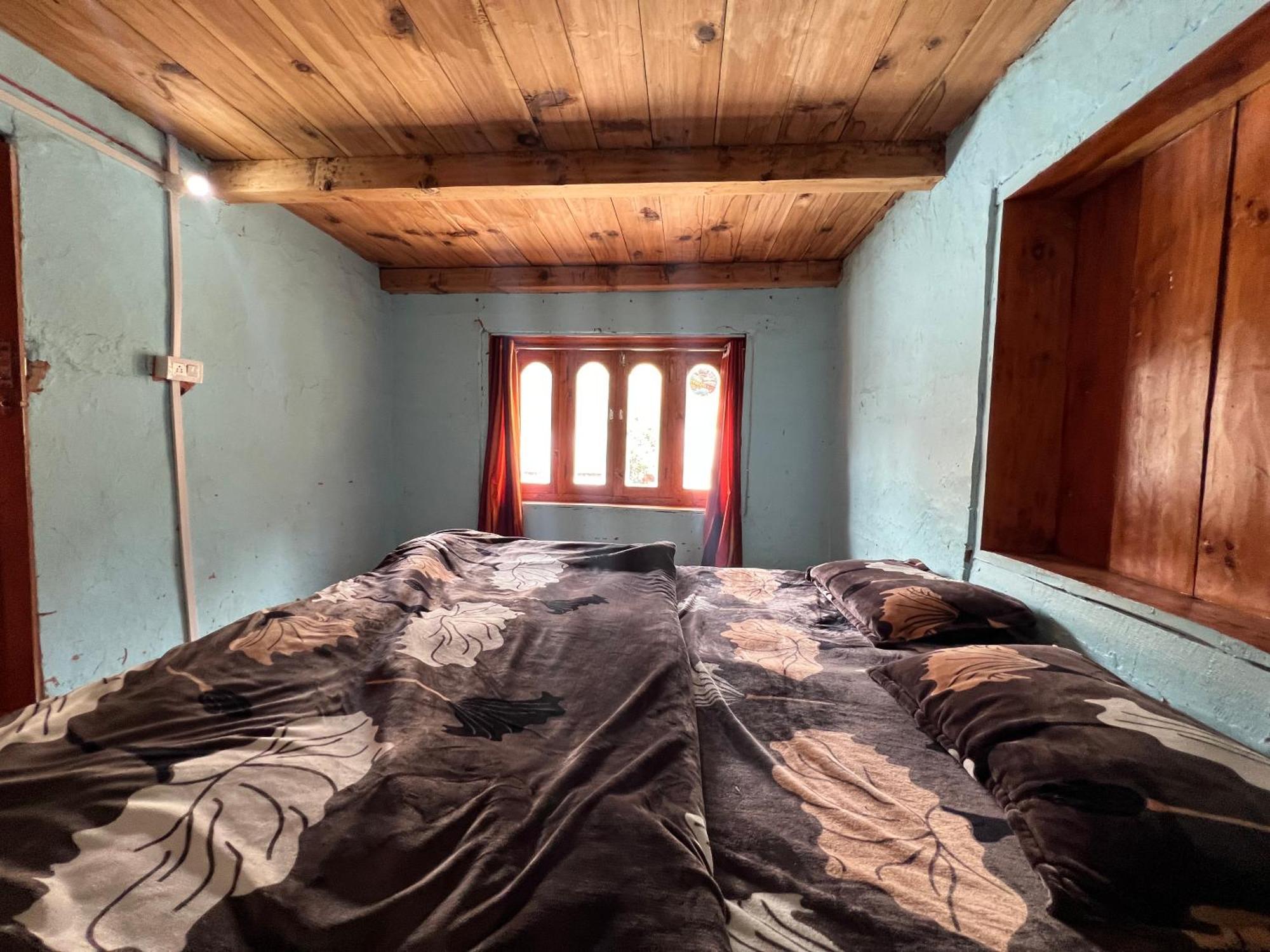 Old Brahma Homestay Kalgha Buitenkant foto