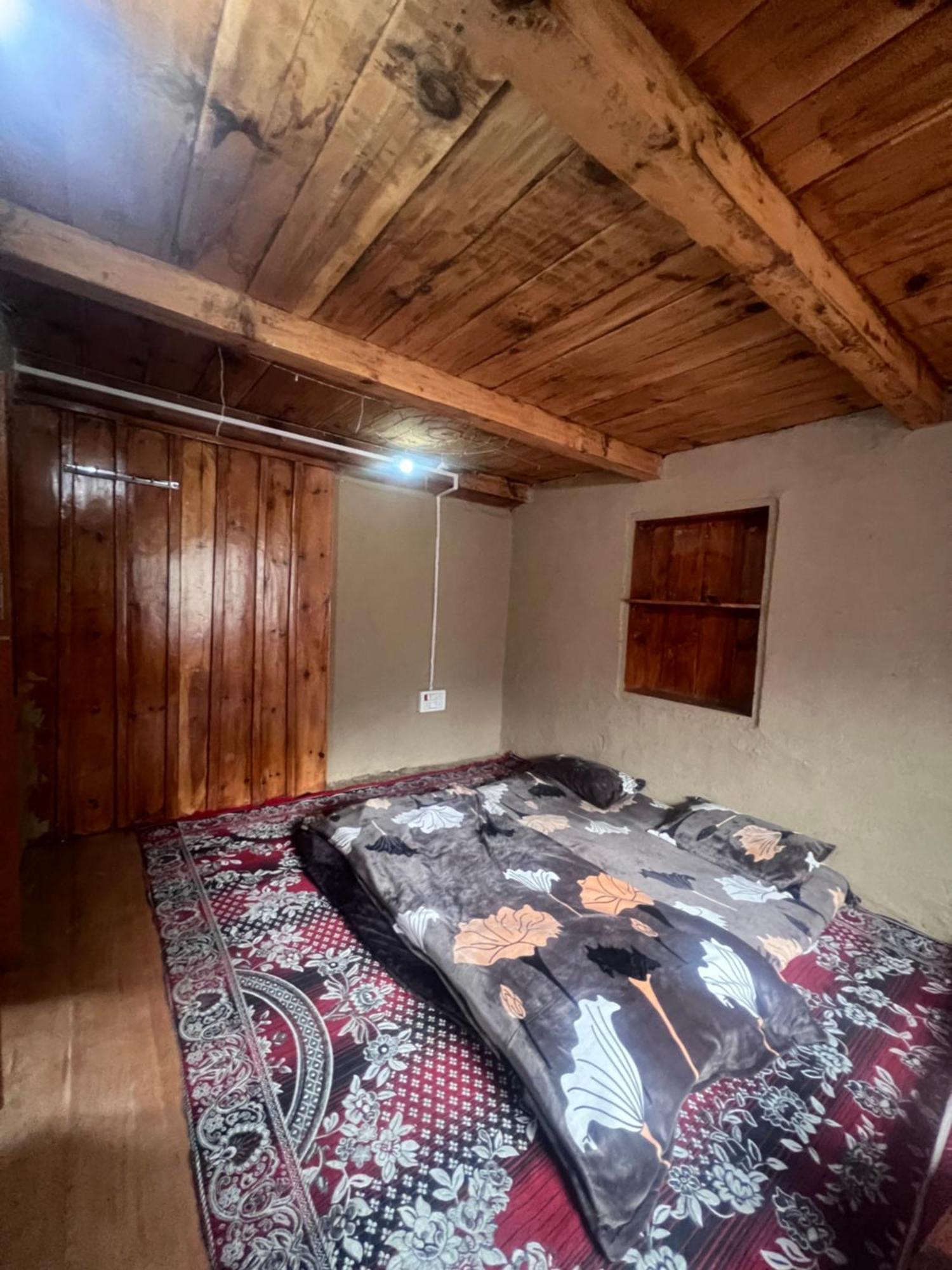 Old Brahma Homestay Kalgha Buitenkant foto